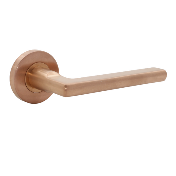 FS106.R._.SRG, Lever Handles, Form, On Round Rose, With Escutcheons, 134mm (l), Satin Rose Gold, CISA